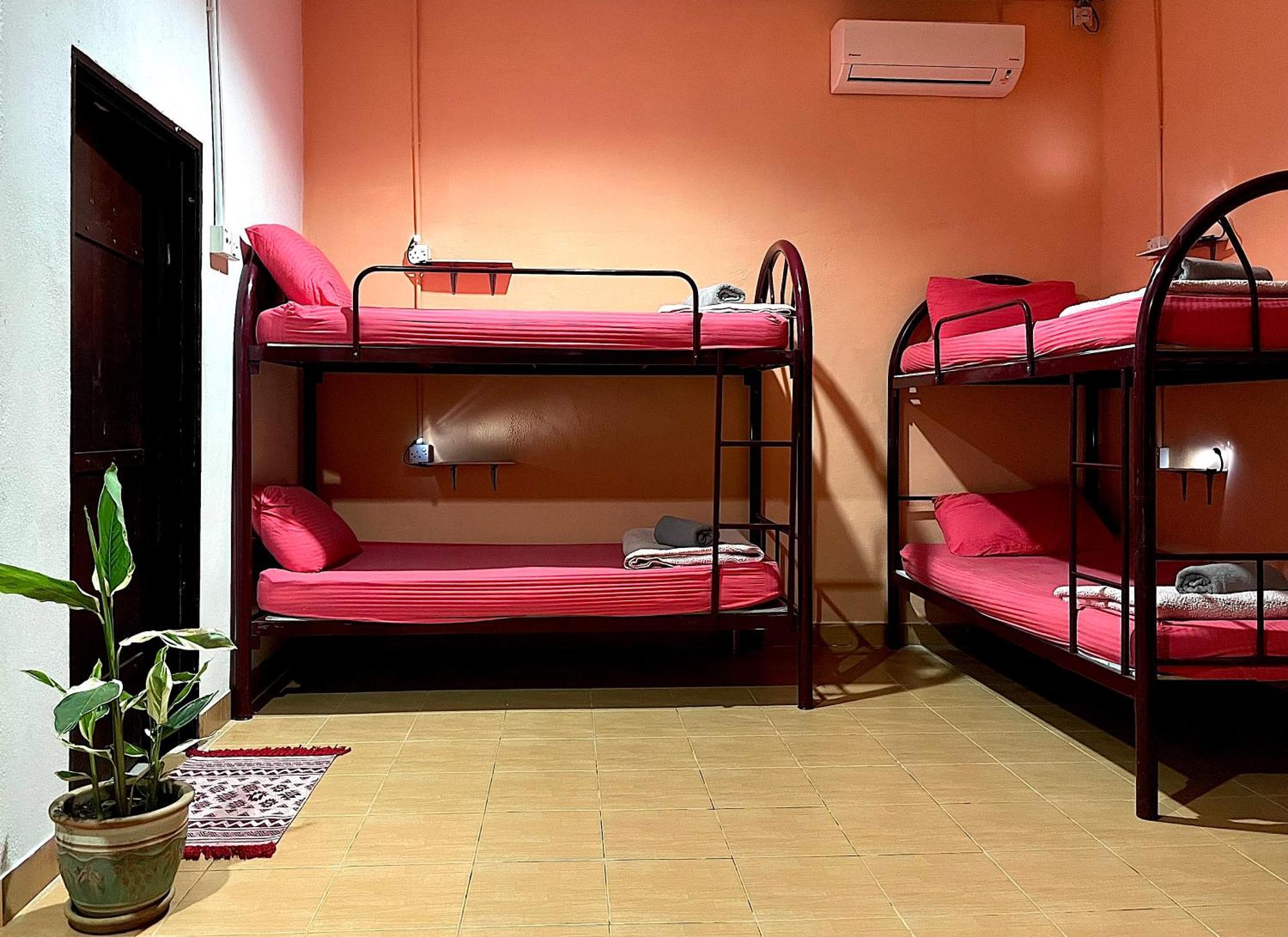 Home Sol Guesthouse Pantai Cenang  Exterior photo