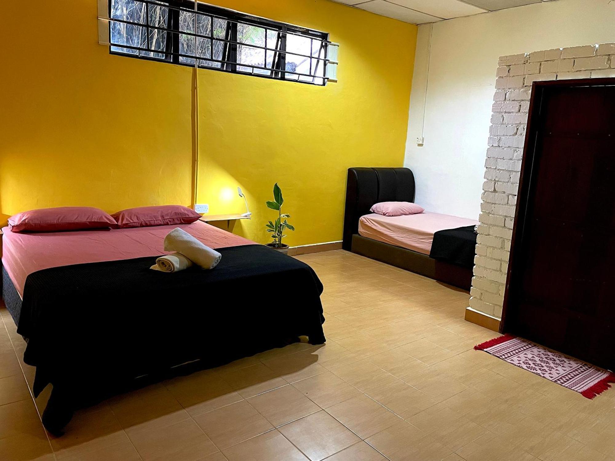 Home Sol Guesthouse Pantai Cenang  Exterior photo
