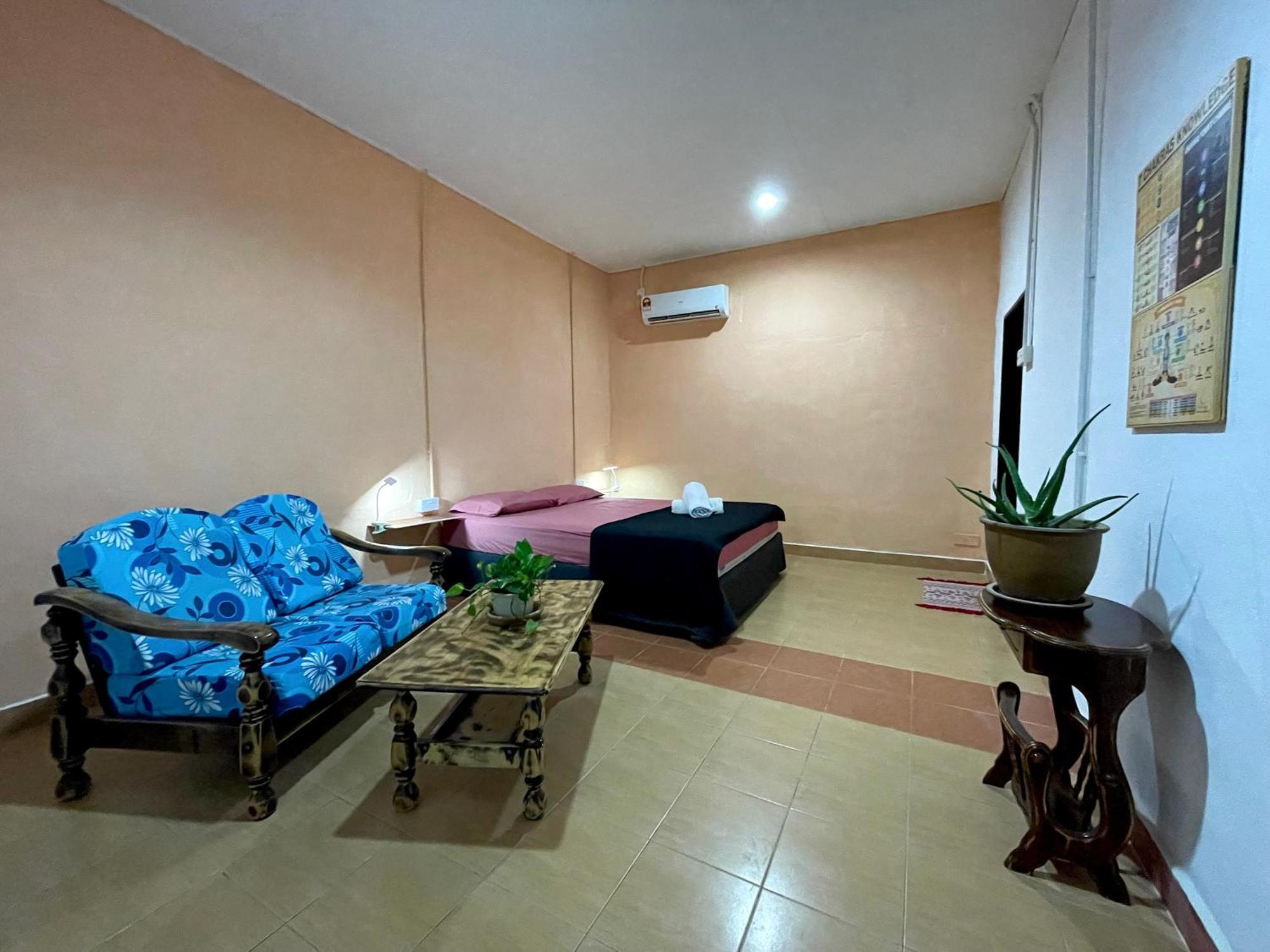 Home Sol Guesthouse Pantai Cenang  Exterior photo